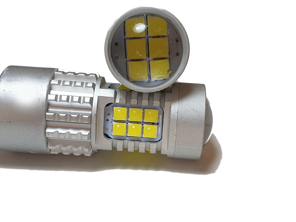 Диод T20 12-24v 7443-30(3030) белый (30 диодов (3030) с линзой аналог w21/5w) canbus с обманкой, биполярный на 4 контакта, блок от перегрева, подходит на LADA GRANTA 6*4+6 в торце с линзой  AVTO-DEKOR   11096, фото 1