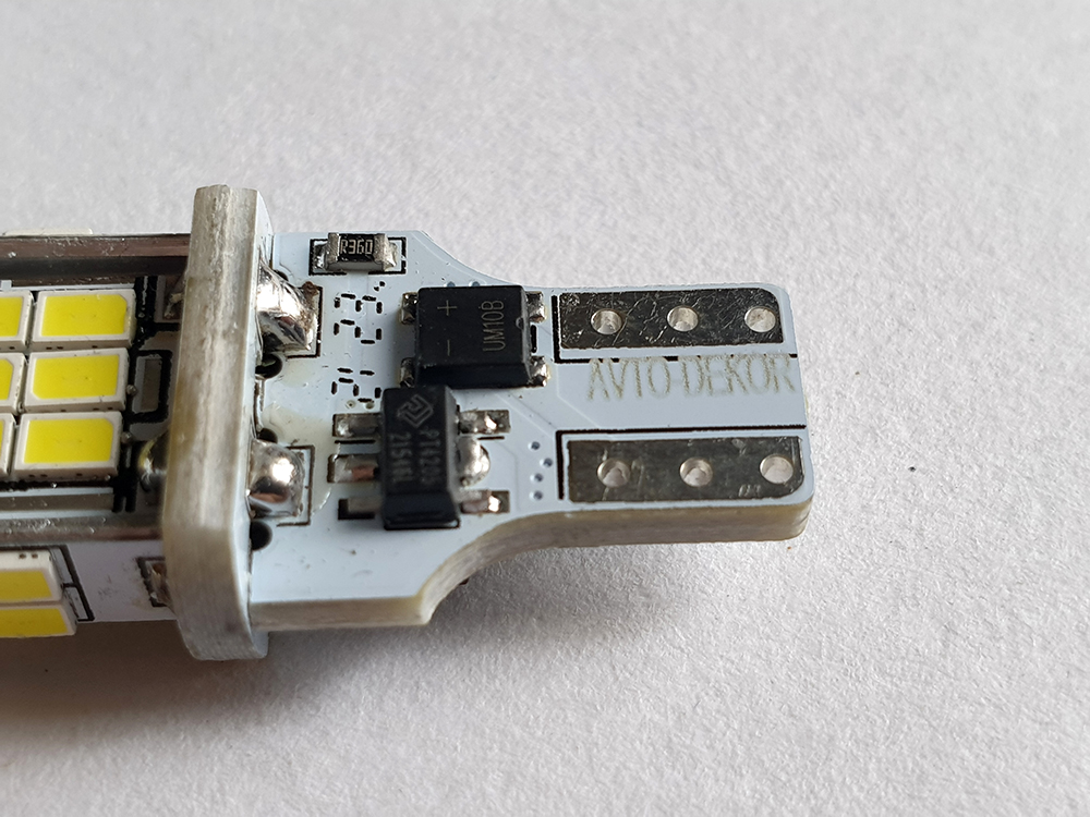 Диод 12v-24v Т15-18(3020) габариты белый (18 SMD (3020) диодов аналог w16w) с обманкой, биполярный (устанавливать только в плафон Заднего хода)  AVTO-DEKOR  11201, фото 1