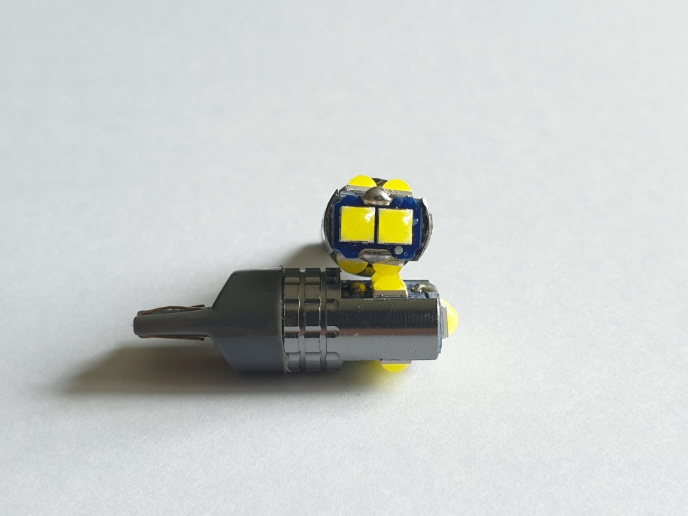 Диод 12-24v Т10-6(3030) canbus с обманкой габариты белый  (6 SMD (3030) диодов аналог w5w)   AVTO-DEKOR   11220, фото 1