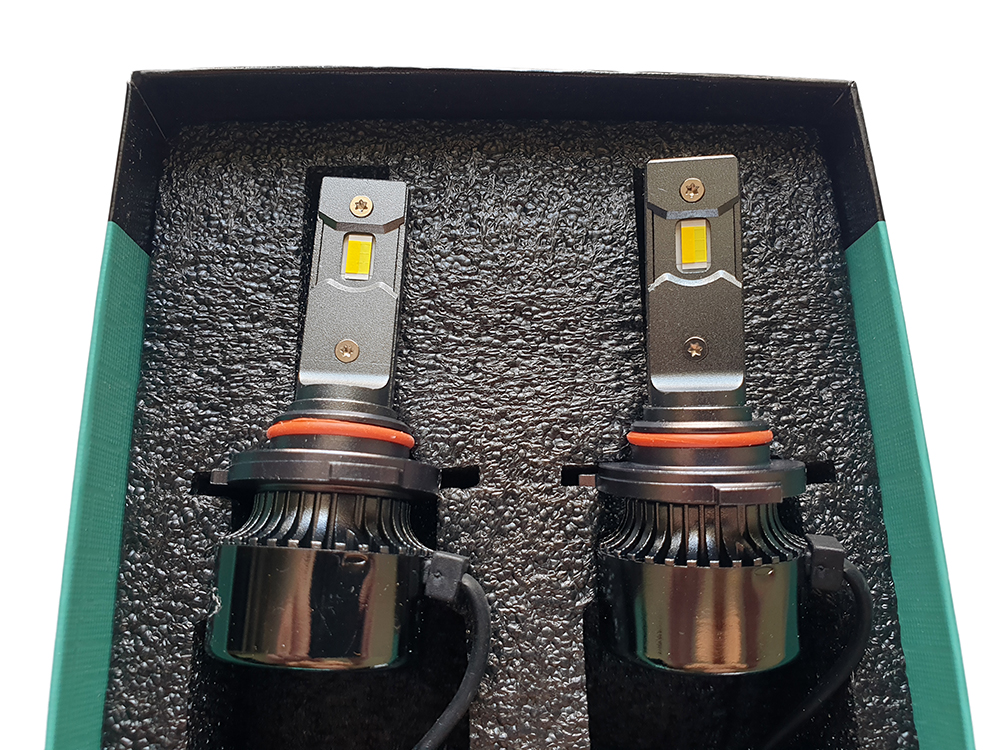 Светодиодные лампы головного света модель V2  HB3 0000 Lumen три цвета (тёплый белый+холодный белый+жёлтый) с вентилятором (к-т 2шт) AVTO-DEKOR  12290, фото 1