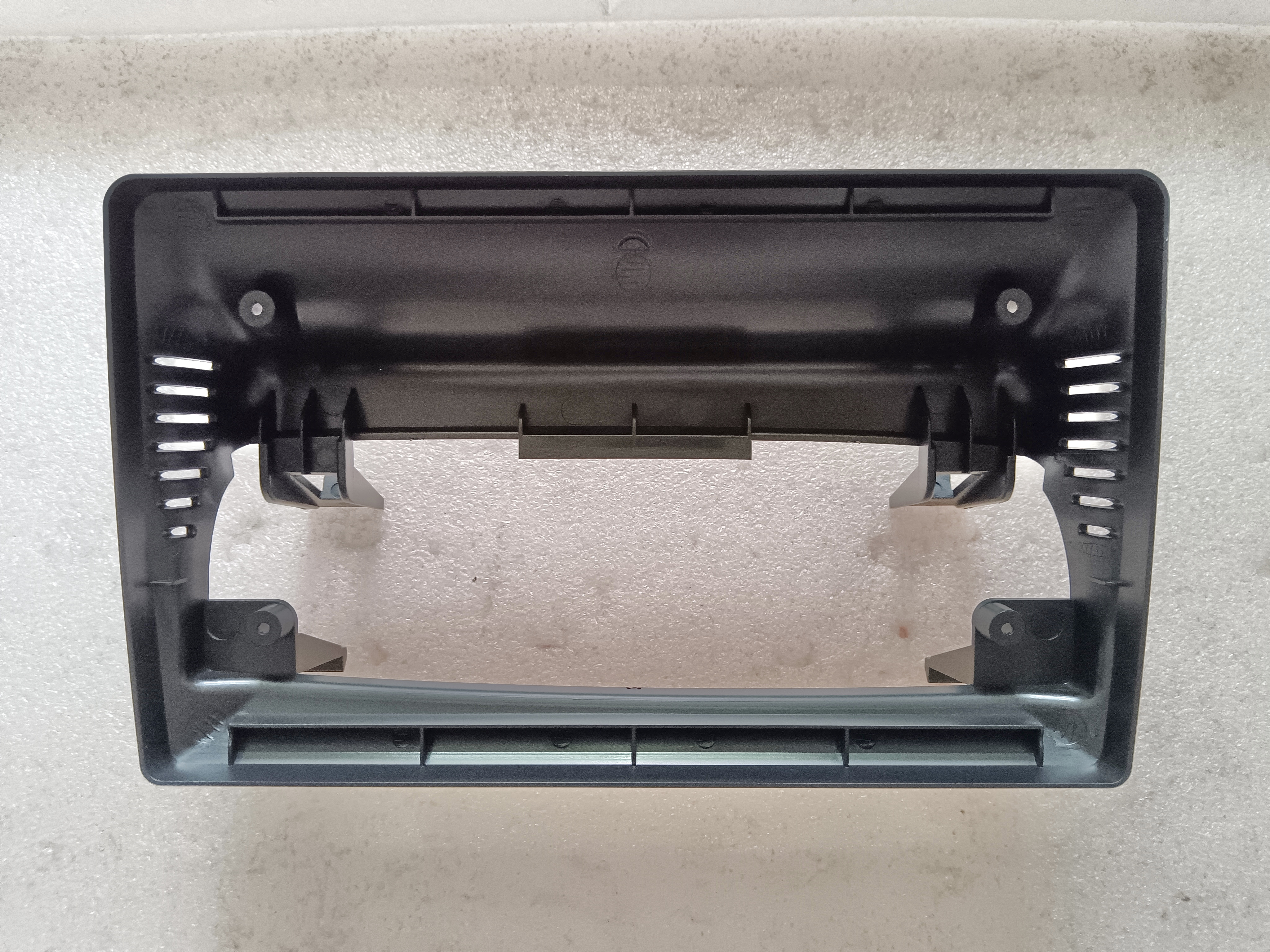 Купить 10.1-inch Рамка BMW 5-серия (E34) 1987-1996  ЧЕРНАЯ  222225 в интернет-магазине